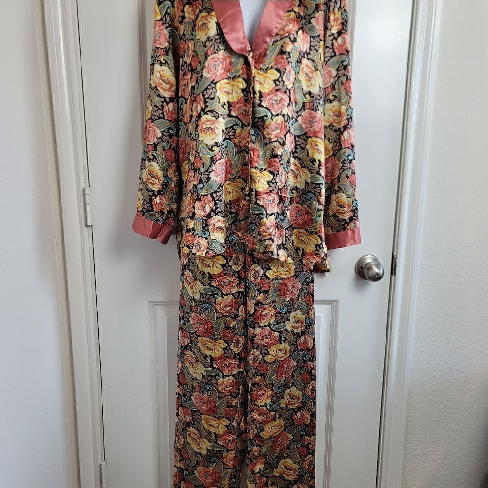 VINTAGE- VICTORIA'S SECRET Gold Label PJ Set - Picture 2 of 16